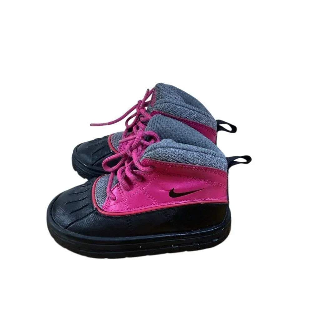 Girls Nike ACG Woodside 2 High Winter Boots 7C Pink Black